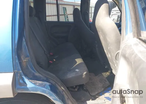 2004 Jeep Liberty Sport z USA, uszkodzony, nr VIN 1J4GK48K64W244352